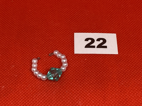 Korálkový drátkový prstýnek č.22