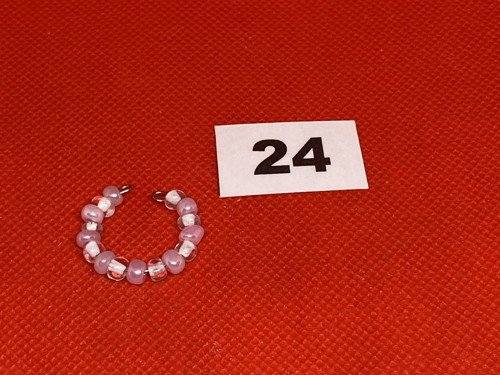 Korálkový drátkový prstýnek č.24