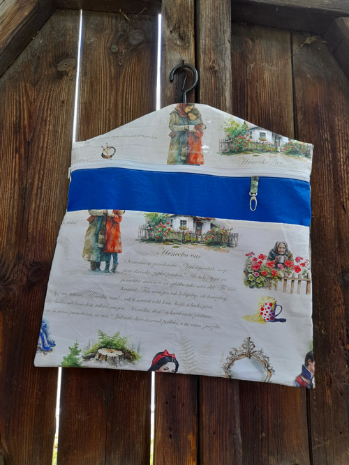 Kapsář s kapsičkou na jméno-pohádková vyprávění