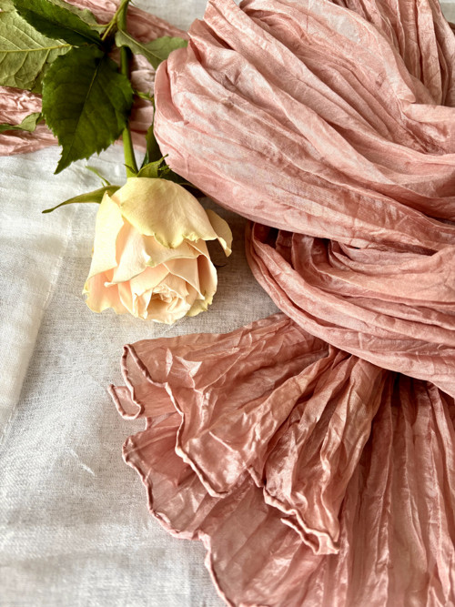 Hedvábná šála - Pudrová — foto 1