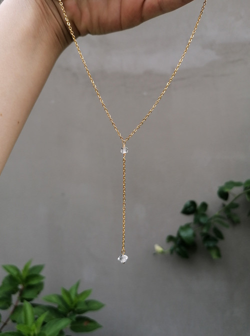 Náhrdelník ve tvaru Y s herkimer diamanty