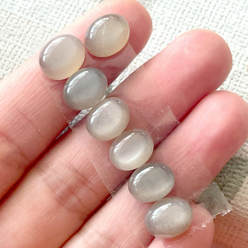 Šedý měsíční kámen kabošon ovál / 10x8mm B001