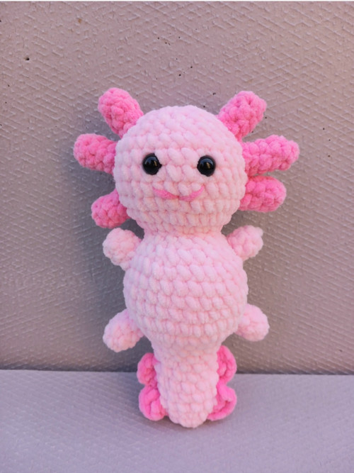 Axolotl růžový háčkovaný
