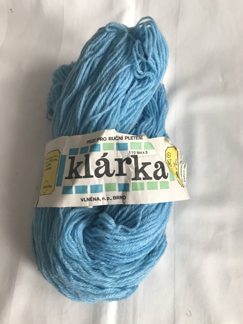 Světle modrá Klárka