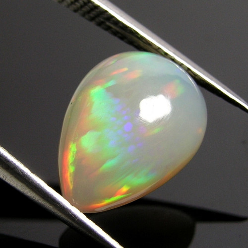 Kabošon přírodního Opálu, 3,02 ct., 14,8x10,5x5 mm