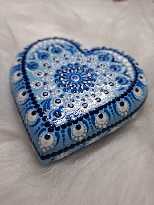 Srdce malovaný kámen, mandala