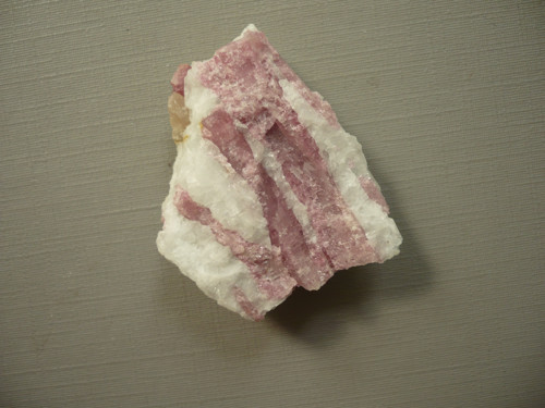 Rubelit v křemeni 37 mm, č.6f