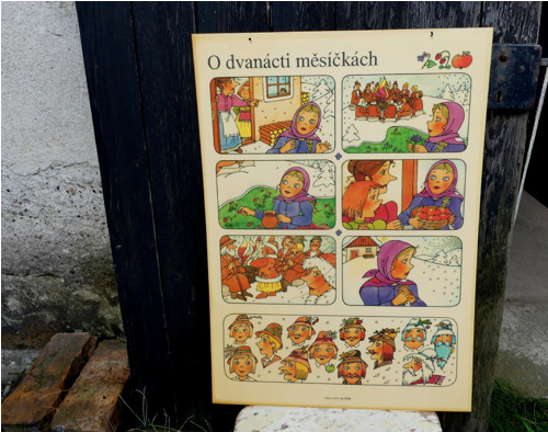 O dvanácti měsíčkách...školní výuková tabule