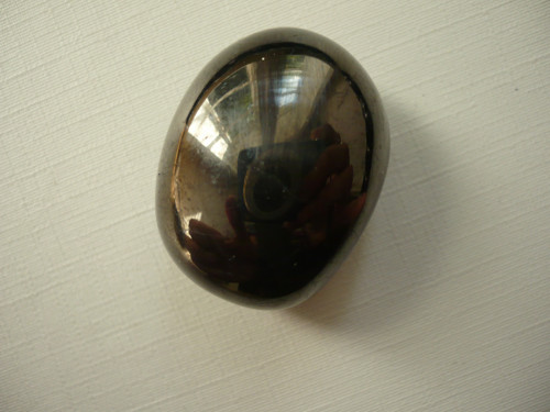 Tromlovaný kámen - gagát 30 mm, č.23f
