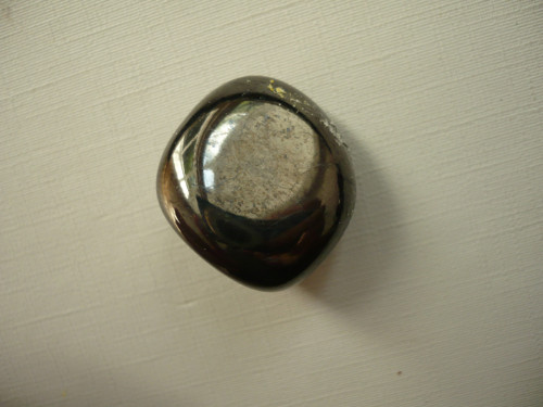 Tromlovaný kámen - gagát 24 mm, č.42