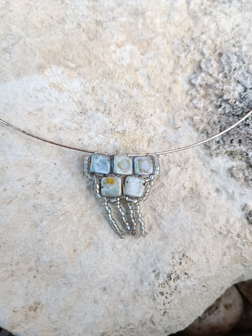 Náhrdělník Stones