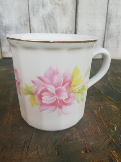 Retro porcelánový hrnek. Dahlien, jiřina.