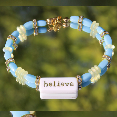 Believe (/treasure) (náramek korálky) — foto 1