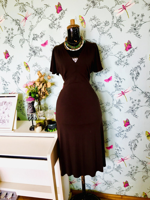 Šaty elegance v čokoládové — foto 1