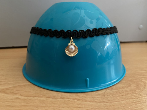 Krajkový choker a mušle — foto 1