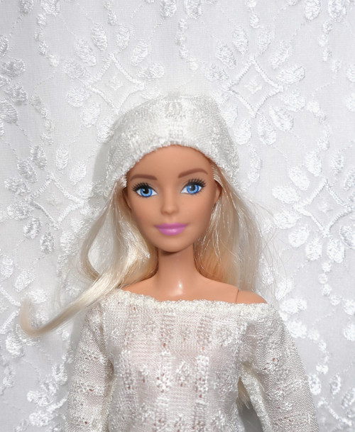 Čepice pro Barbie — foto 1