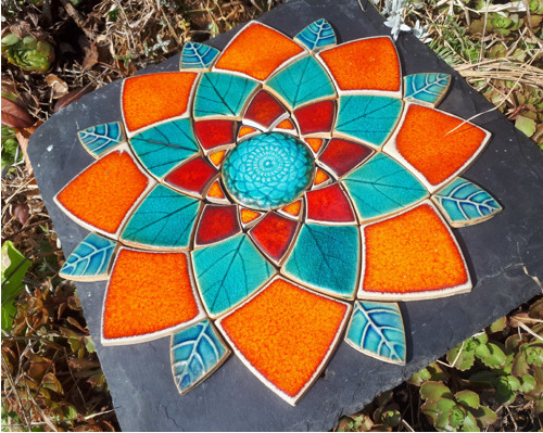 Mandala z keramických komponentů 93