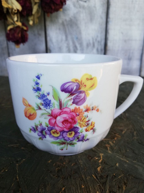 Vintage porcelánový hrnek. květy, zn. Dubí.