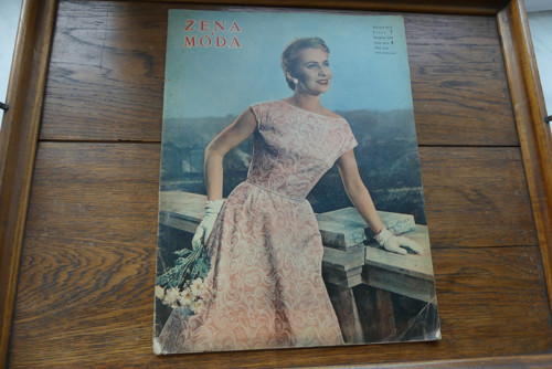 Časopis Žena a móda, číslo 7/1956 — foto 1