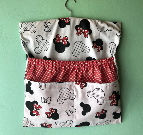 Kapsář do školky Minnie červená větší vzor