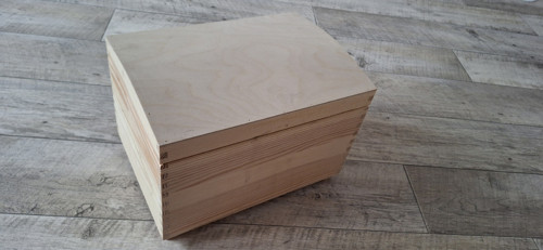 DŘEVĚNÁ TRUHLA / BOX 35x25x23