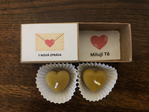 Zpráva:miluji tě - dvě svíčky
