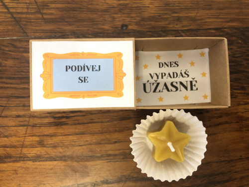 Vypadáš úžasně - jedna svíčka