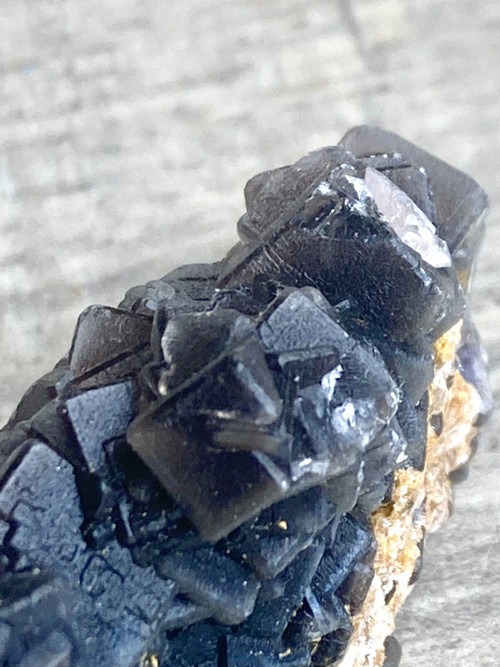 FLUORIT ČERNÝ- přírodní krystal, 26 gr. Čína