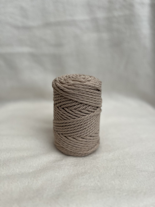 Macramé závěs na květinu — foto 1