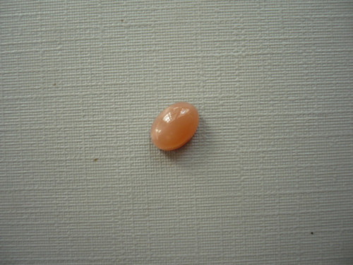 Kabošon měs. kámen broskvový 7 mm, č.107Gf