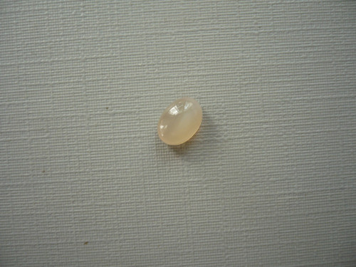 Kabošon měs. kámen broskvový 7 mm, č.110Gf