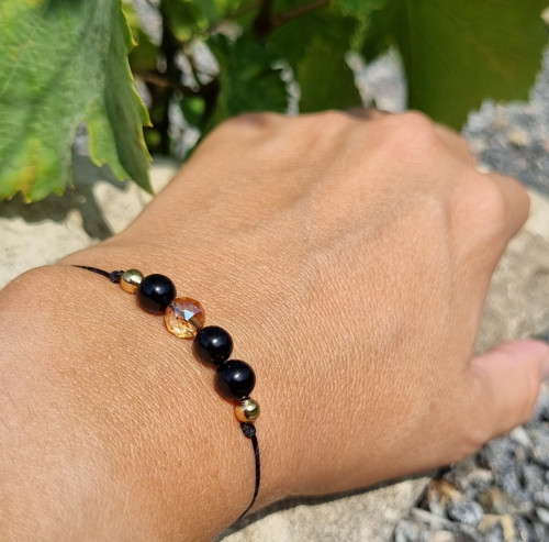 Náramek ONYX a KŘIŠŤÁL šňůrkový 6mm GOLD