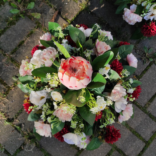 Dušičkový aranžmán , ikebana na drob Protea.