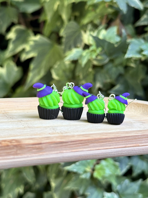 Čarodějnický cupcake neonový velký- visící