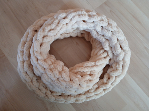 Měkký pletený nákrčník puffy (krémově béžová)