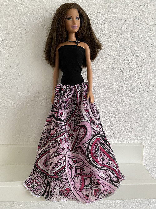 Šaty na panenku Barbie — foto 1