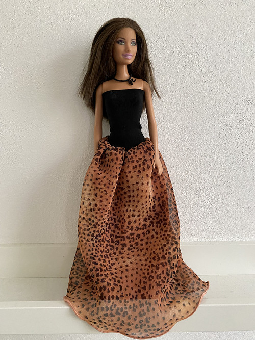 Šaty na panenku Barbie — foto 1