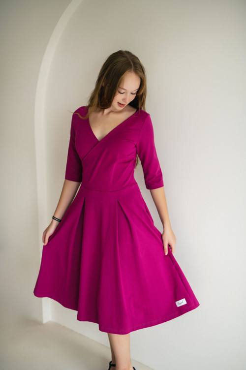 Purpurové šaty Adriana