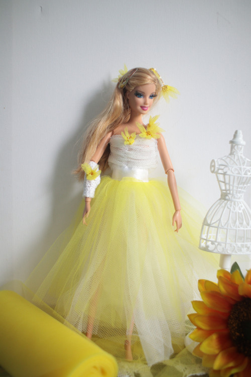 Šatičky pro Barbie - plesová sezóna — foto 1