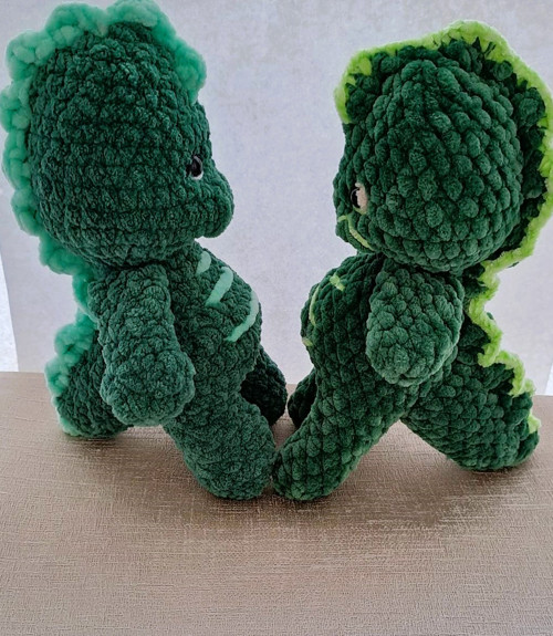 Háčkovaný dinosaurus malý