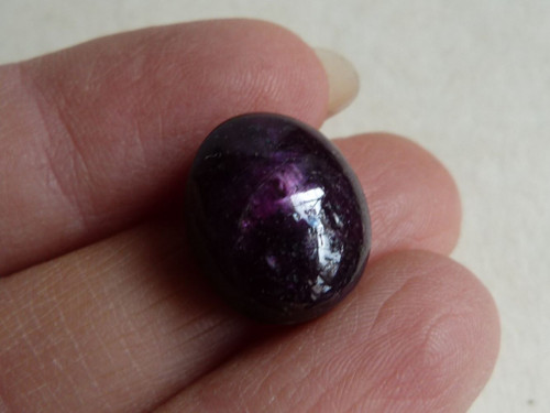 Rubín - kabašon - 1,5 cm (R6) - Extra