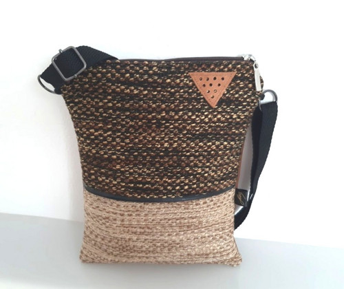 Crossbody na cesty
