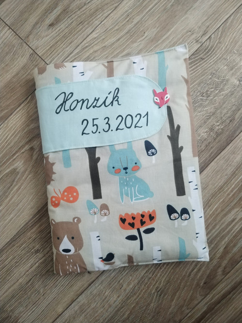 Pevný obal na rodný list se jménem