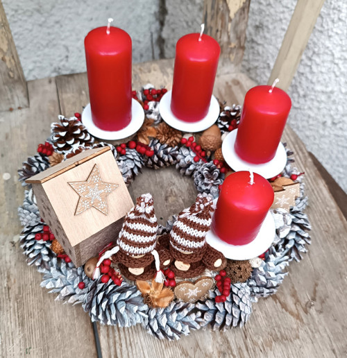 Děti u chaloupky — foto 1