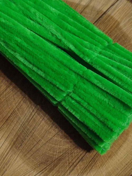 Chlupaté drátky Ø6 mm délka cca 30 cm zelená sv