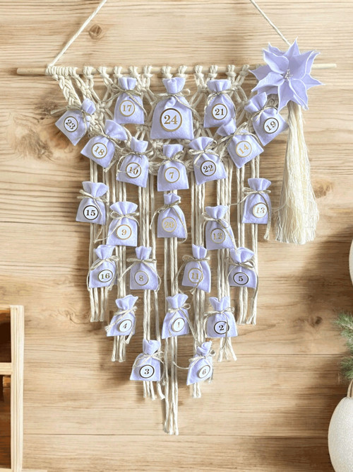 Macramé adventní kalendář s pytlíčky