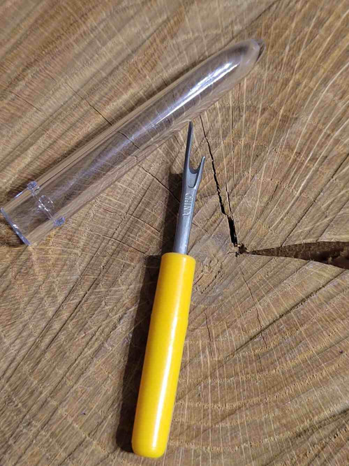 Páráček délka 6,5 cm žlutý