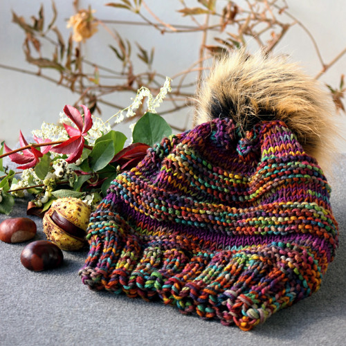 Čapule s bambulí 100% merino "V borůvčí" — foto 1