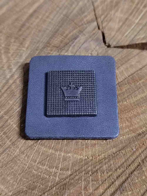 Dekorační aplikace koruna 30x30 mm na oděv šedá