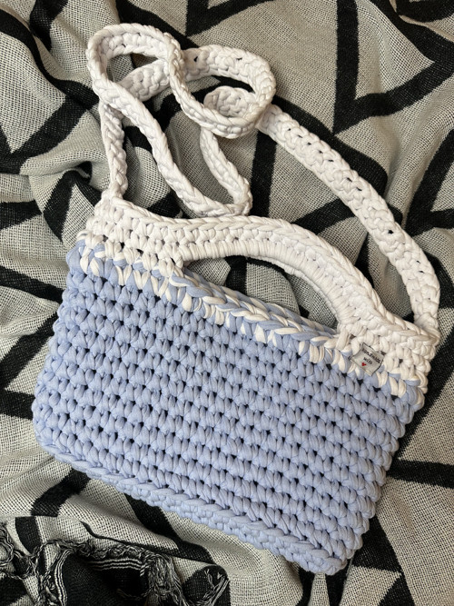 Háčkovaná crossbody kabelka